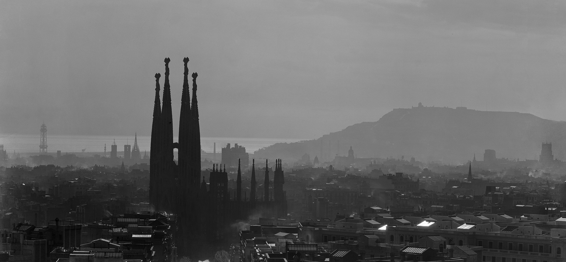 Panoràmica de Barcelona © Fons Francesc Català-Roca. Arxiu Històric del COAC